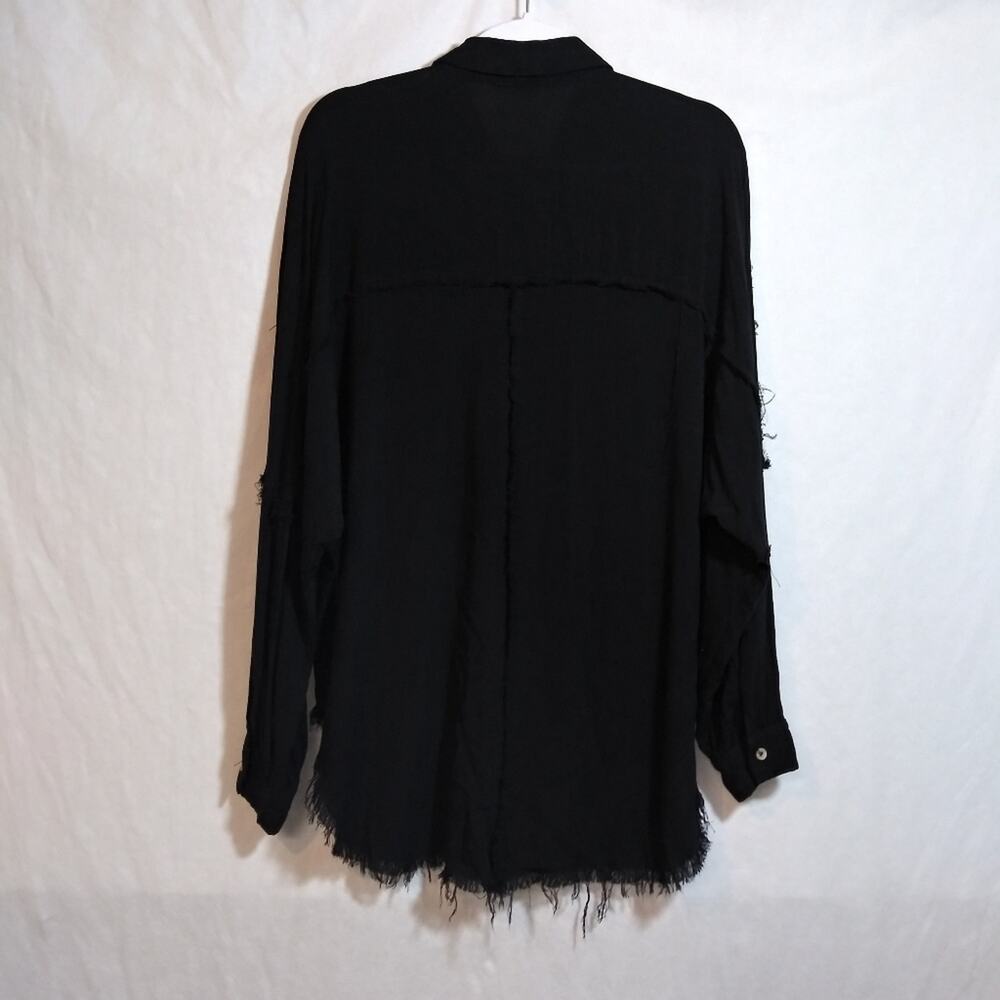 AEMI+CO Black Raw Edge Button-Up Shirt Contemporary Distressed Size Small - Picture 8 of 9
